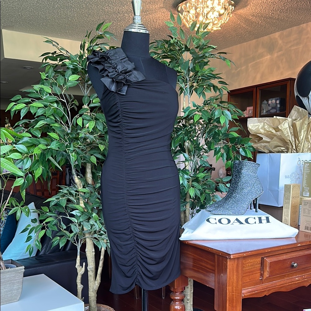 Laundry by Design Size 4 Black Ruched One-Shoulder Sheath Dress